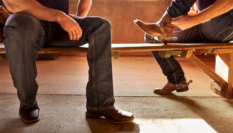 men wearing soft toe boots