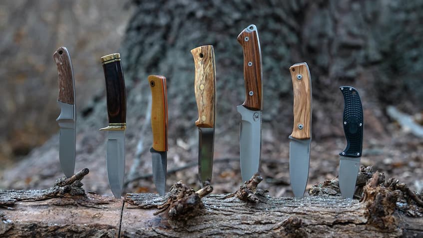 hunting-knife-outdoor